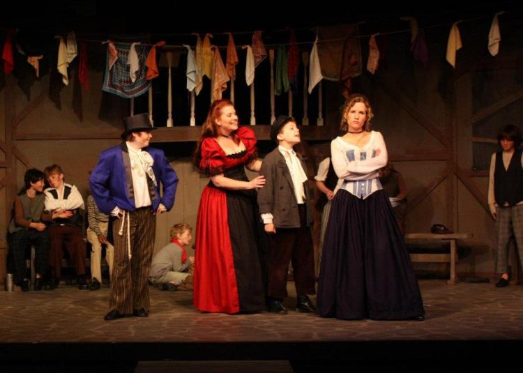 Jennifer Richardson as Bet